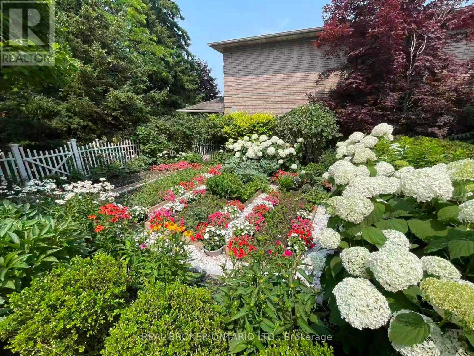 39 Templer Drive, Hamilton, ON - Outdoor