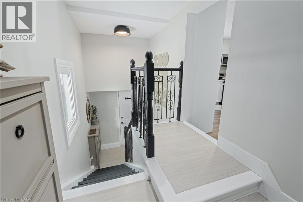 196 Durham Avenue, Cambridge, ON - Indoor Photo Showing Other Room