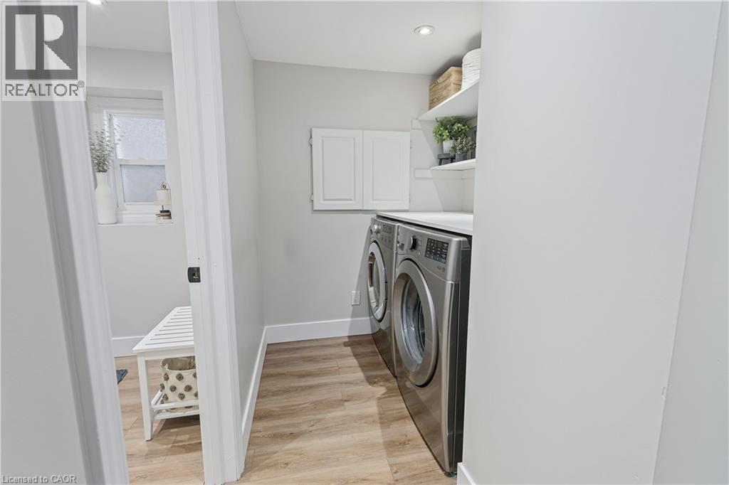 196 Durham Avenue, Cambridge, ON - Indoor Photo Showing Laundry Room