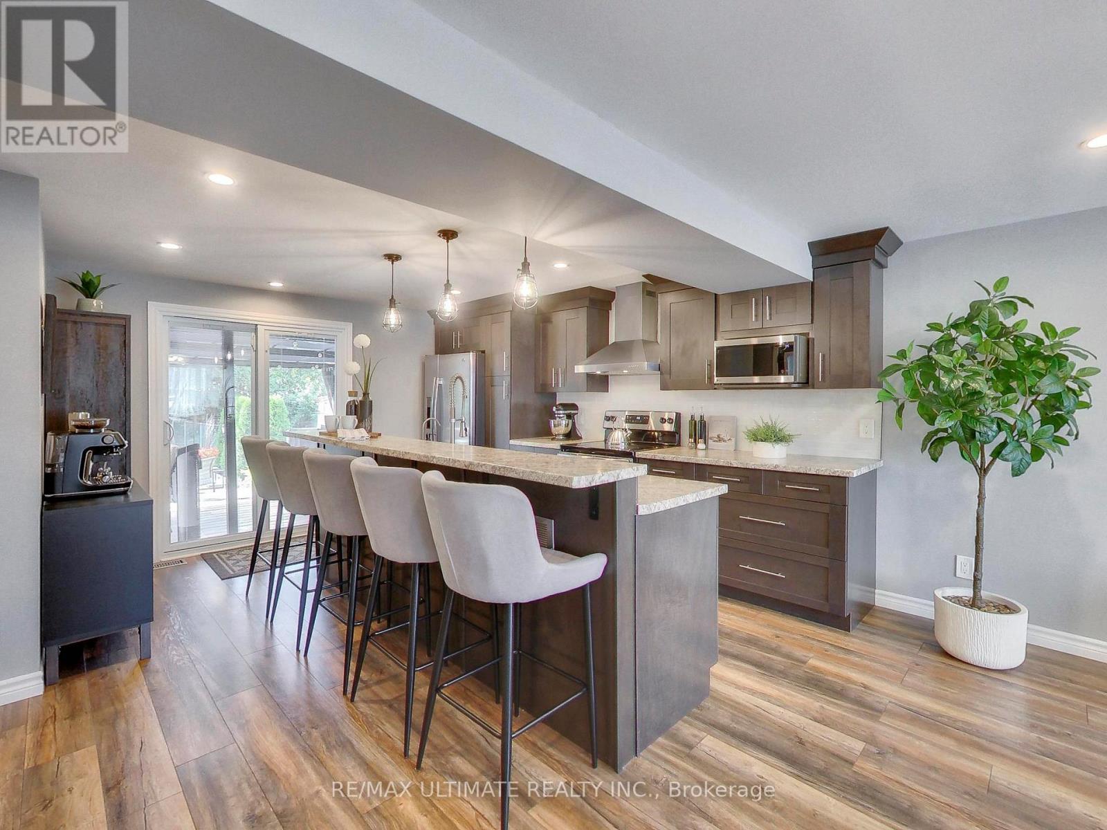 496 Elgin Street N, Cambridge, ON - Indoor