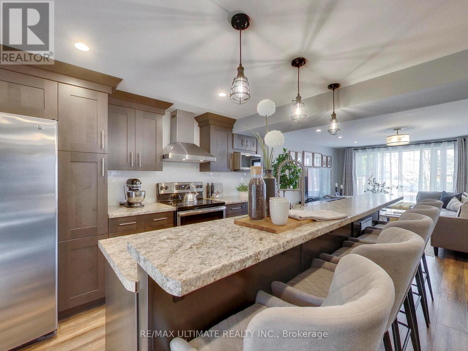 496 Elgin Street N, Cambridge, ON - Indoor Photo Showing Kitchen With Stainless Steel Kitchen With Upgraded Kitchen