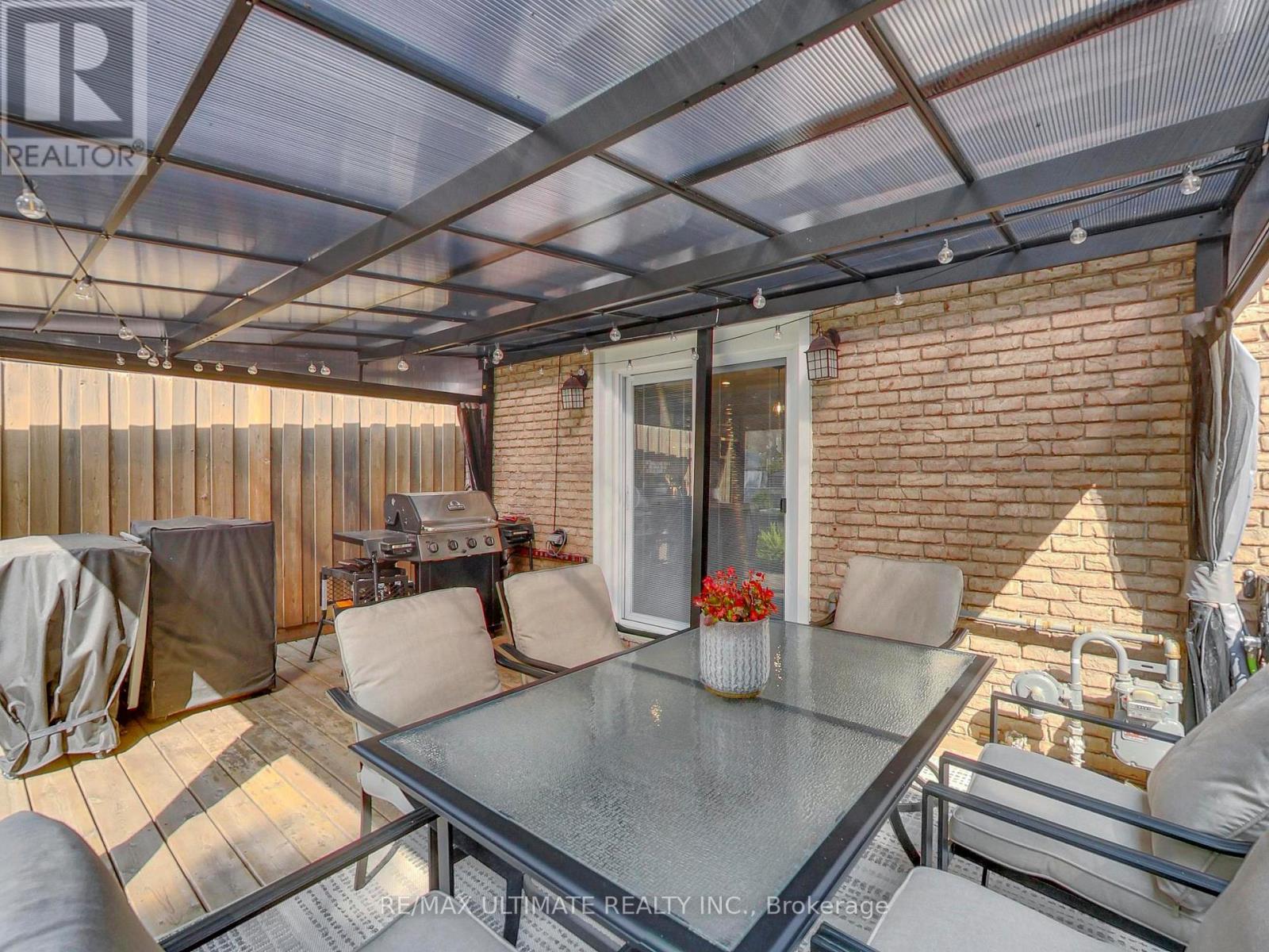 496 Elgin Street N, Cambridge, ON - Outdoor With Deck Patio Veranda With Exterior