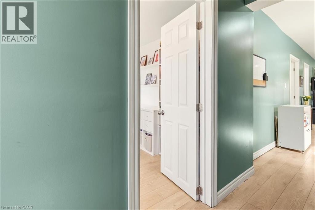 29 Wexford Avenue N, Hamilton, ON - Indoor