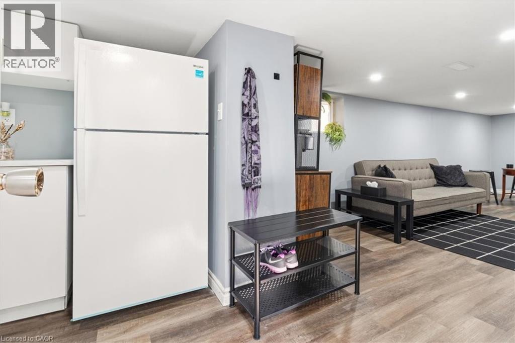 29 Wexford Avenue N, Hamilton, ON - Indoor