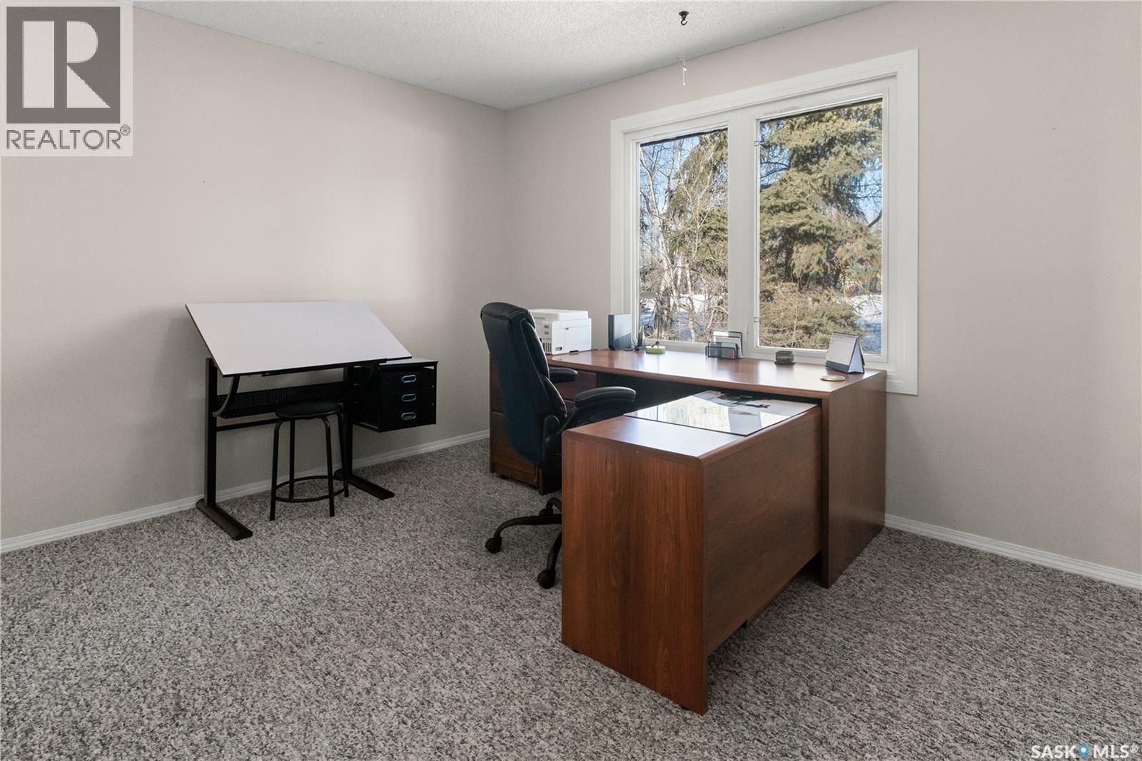 706 2Nd Avenue, Borden, SK - Indoor Photo Showing Office