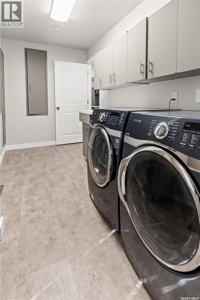 706 2Nd Avenue, Borden, SK - Indoor Photo Showing Laundry Room