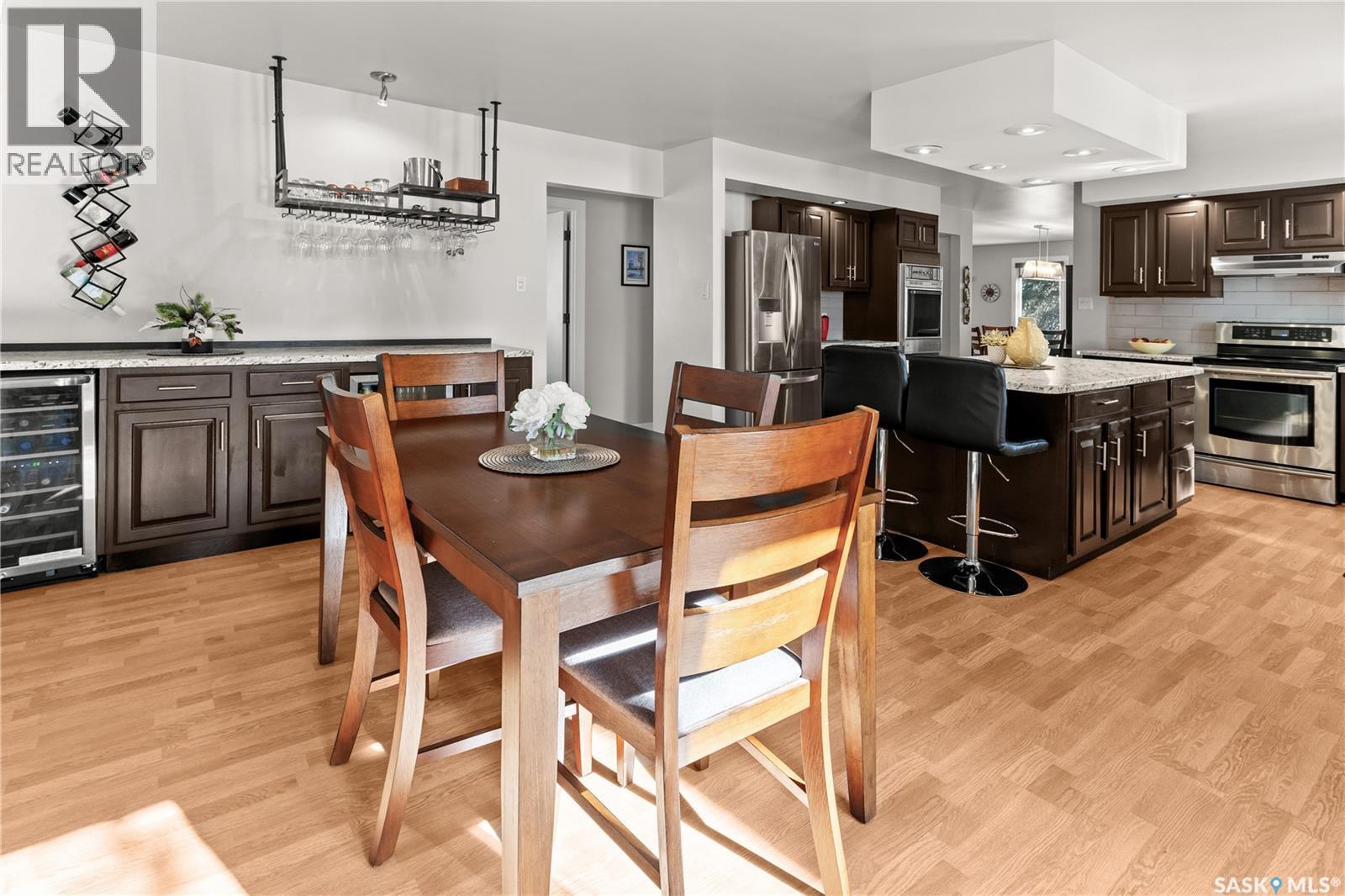 706 2Nd Avenue, Borden, SK - Indoor