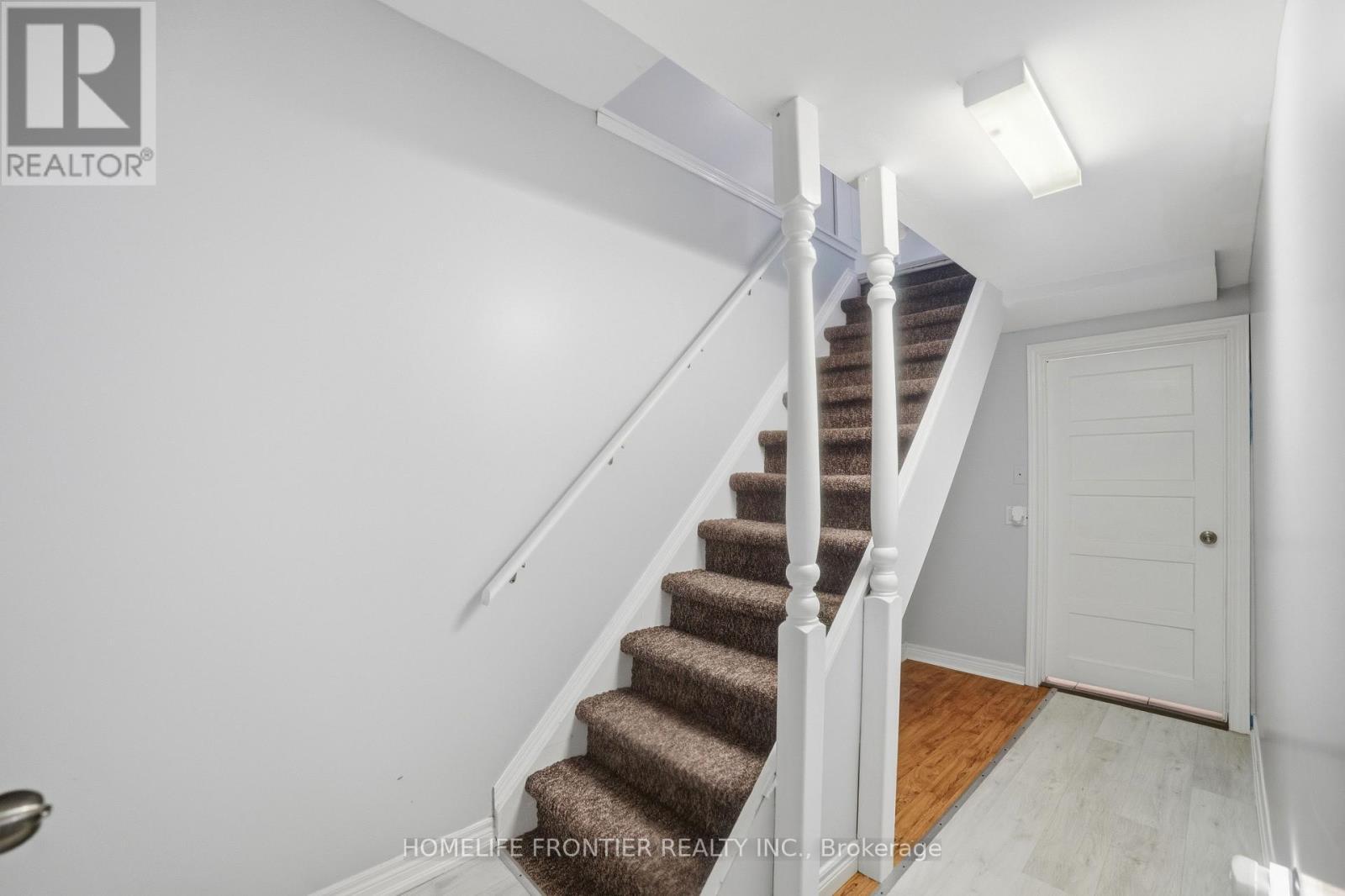 977 Upper Wellington Street, Hamilton, ON - Indoor Photo Showing Other Room