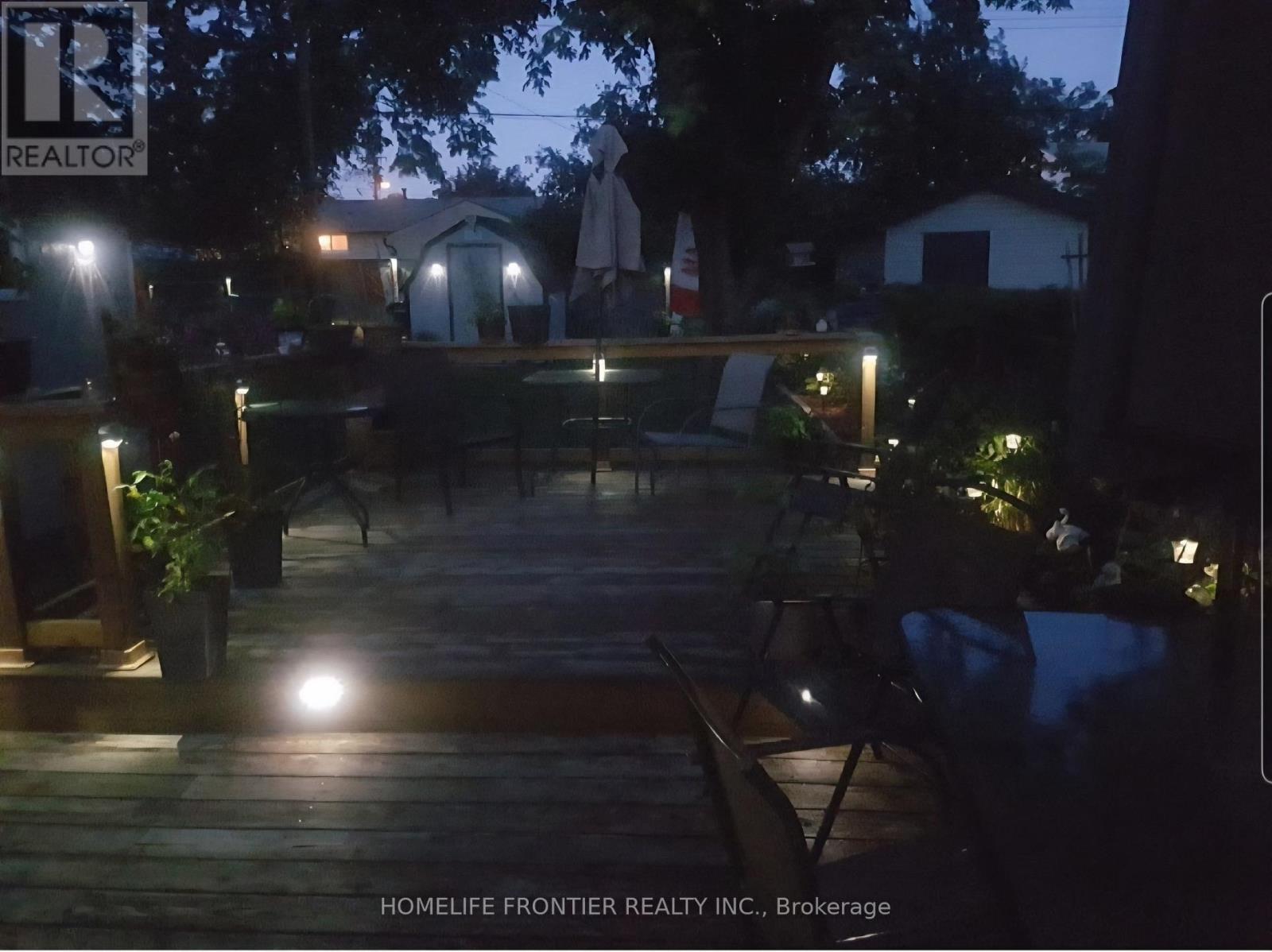 977 Upper Wellington Street, Hamilton, ON - Outdoor