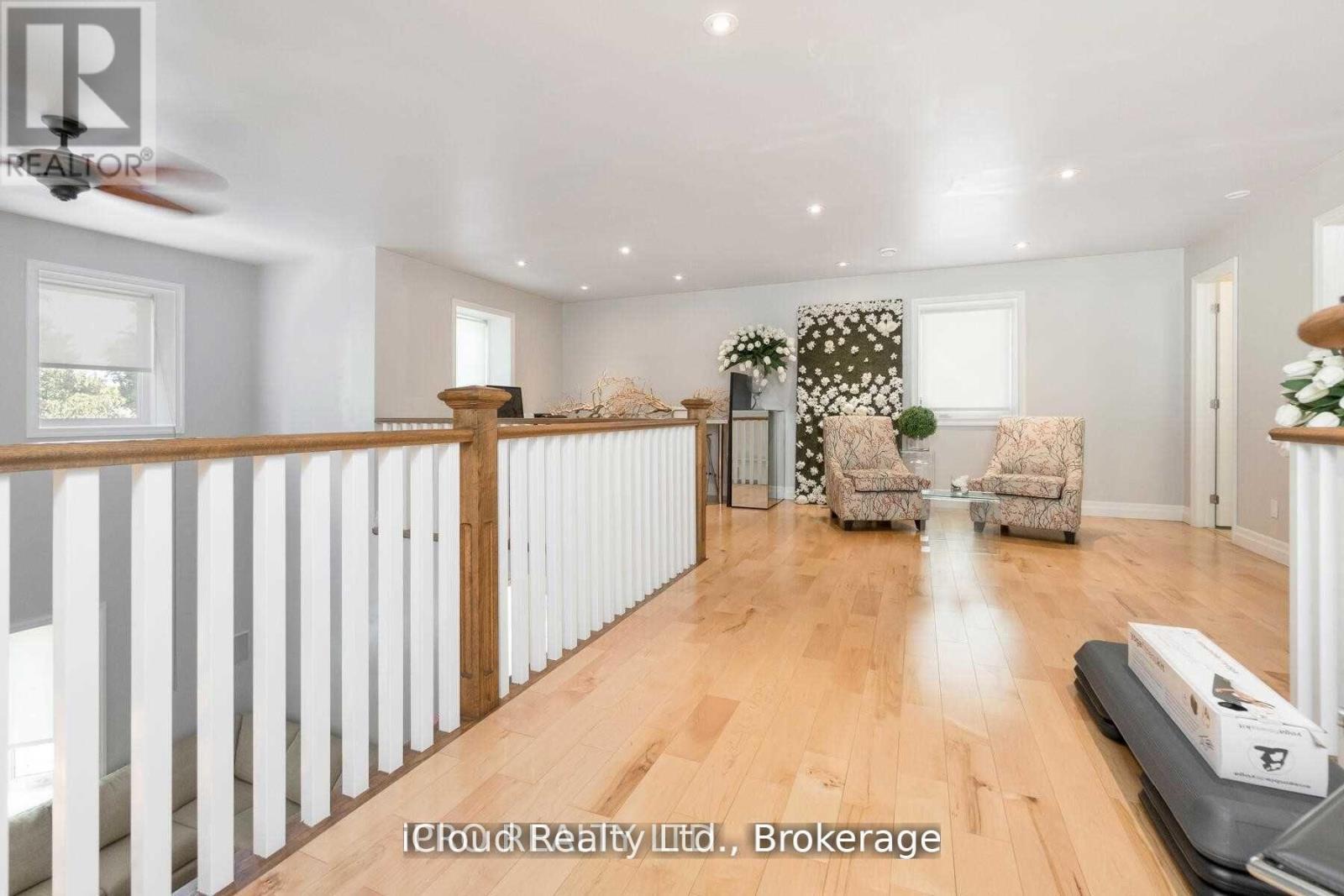 18 Sunset Boulevard, Brampton, ON - Indoor Photo Showing Other Room