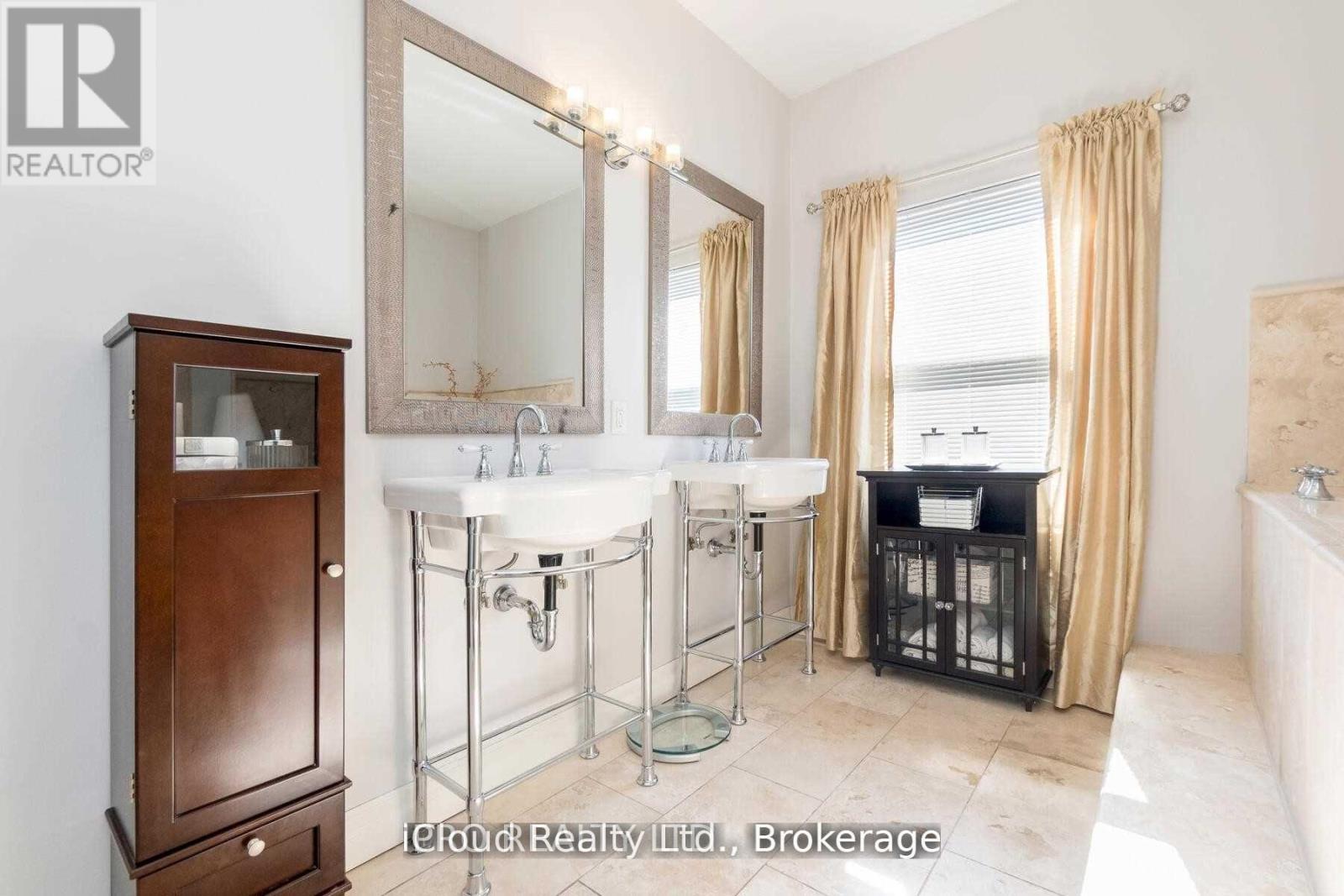 18 Sunset Boulevard, Brampton, ON - Indoor Photo Showing Bathroom