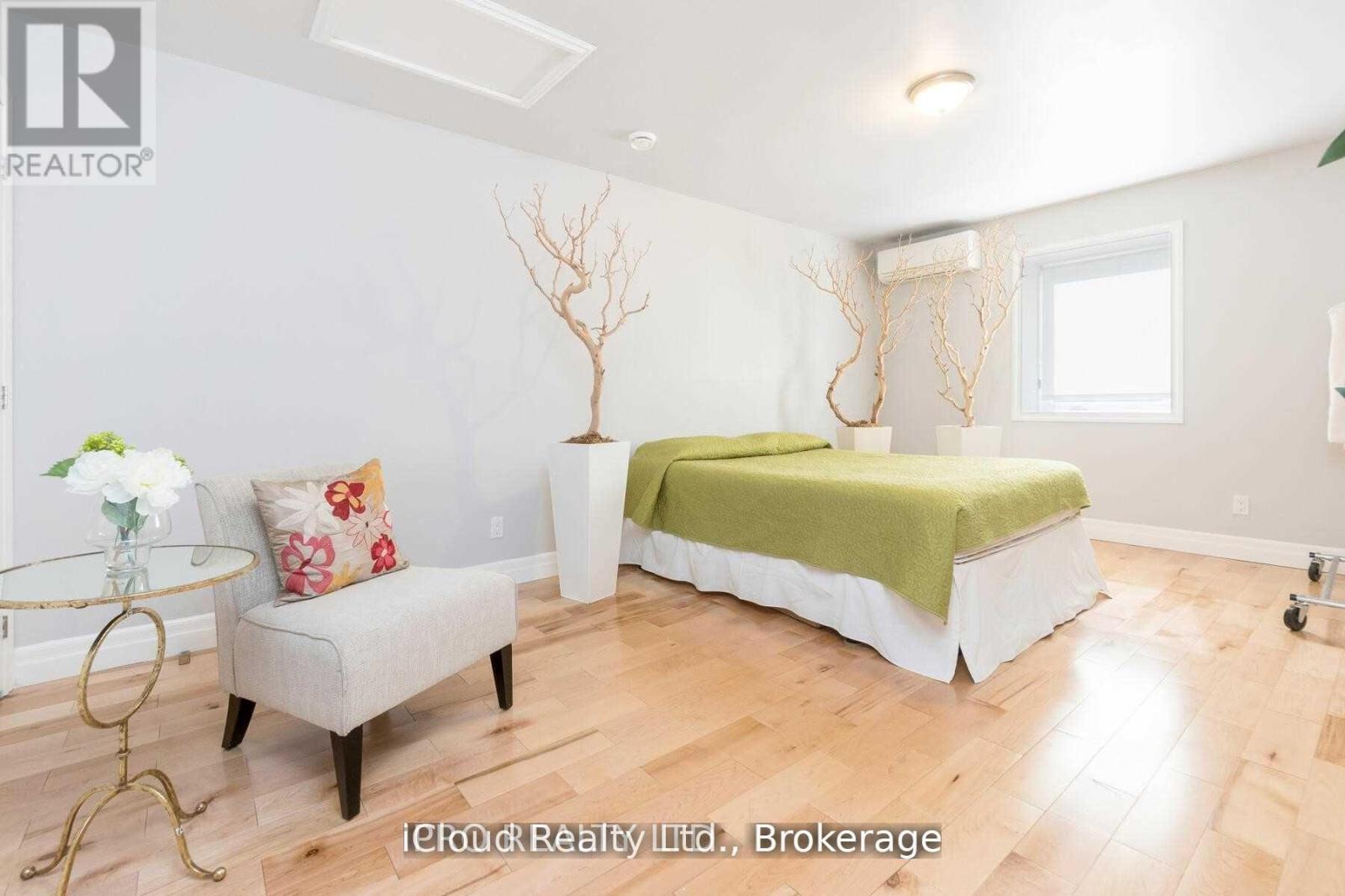 18 Sunset Boulevard, Brampton, ON - Indoor Photo Showing Bedroom