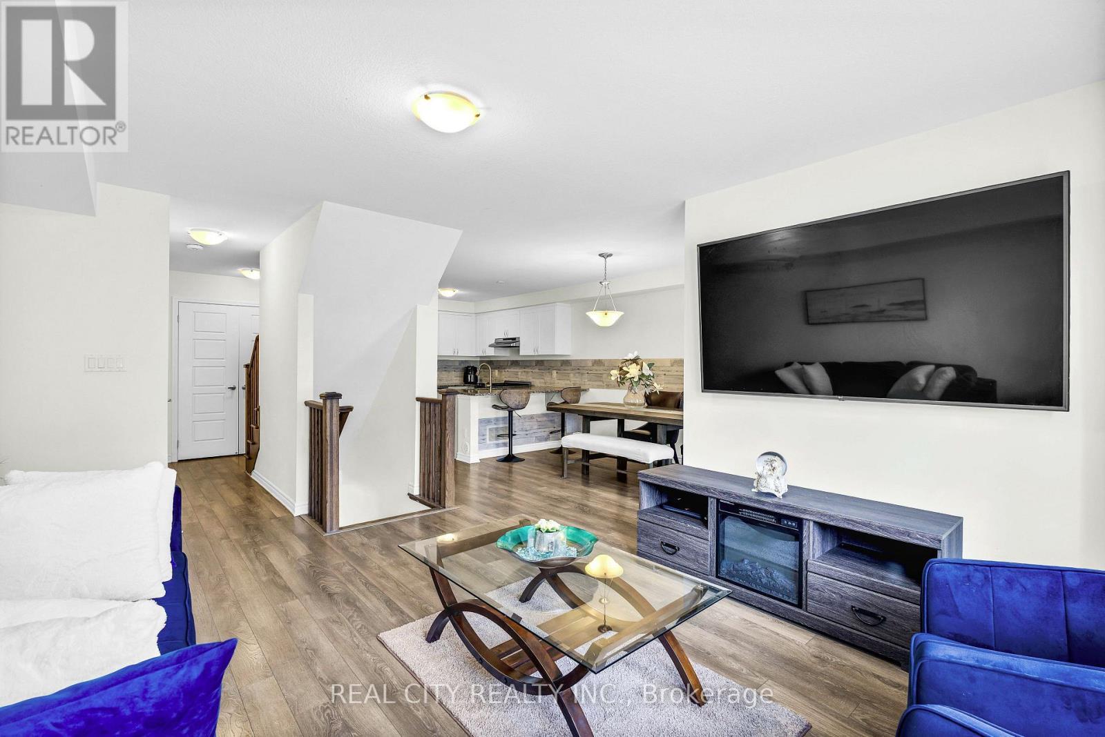 48 - 143 Ridge Road, Cambridge, ON - Indoor Photo Showing Living Room
