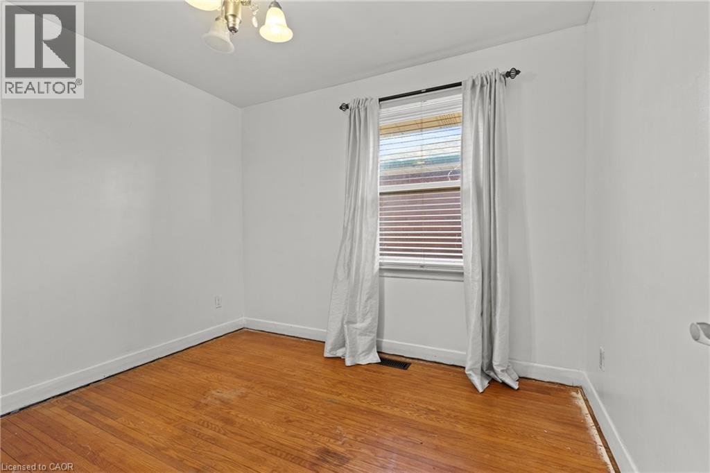 96 Terrace Drive, Hamilton, ON - Indoor Photo Showing Other Room