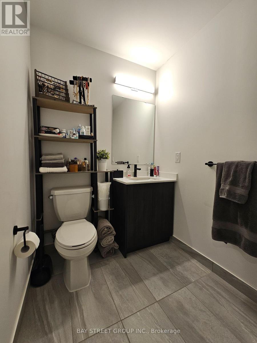 801 - 2369 Danforth Avenue, Toronto, ON - Indoor Photo Showing Bathroom