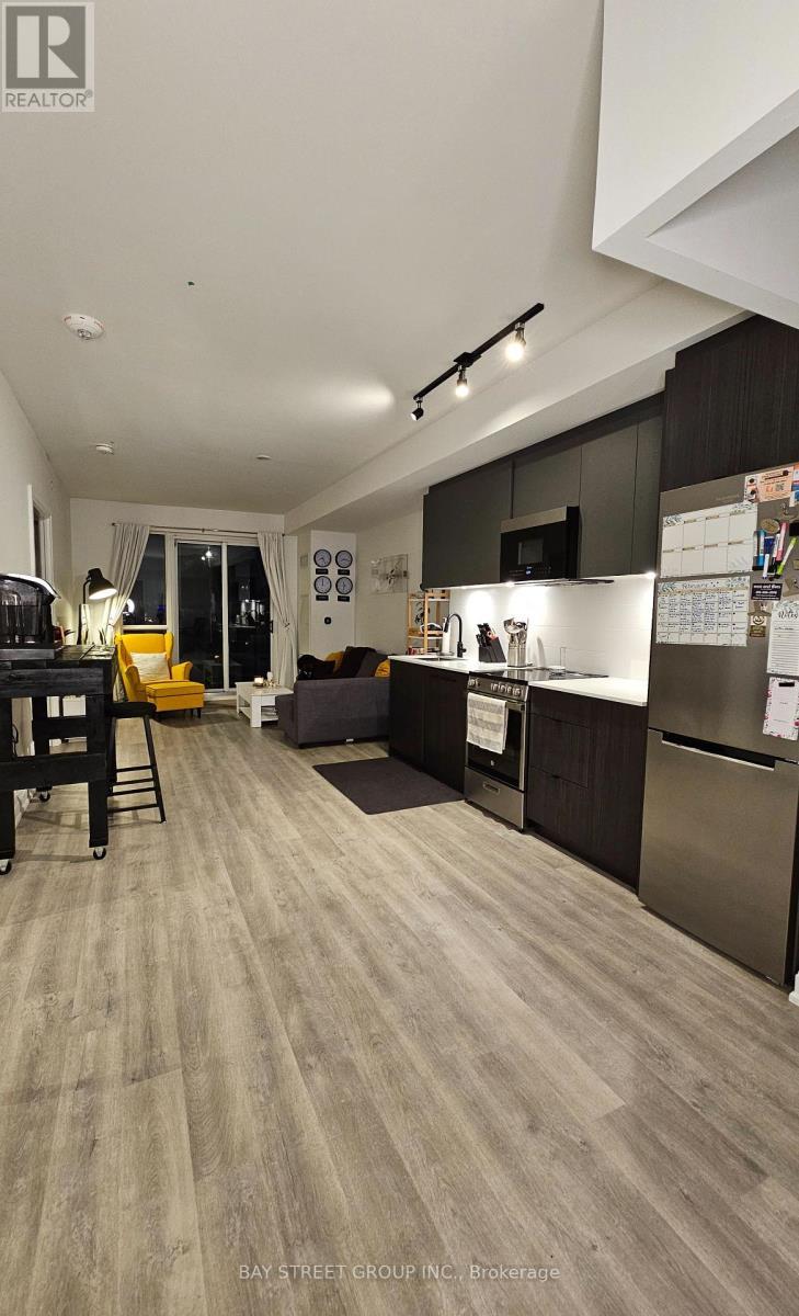 801 - 2369 Danforth Avenue, Toronto, ON - Indoor Photo Showing Kitchen