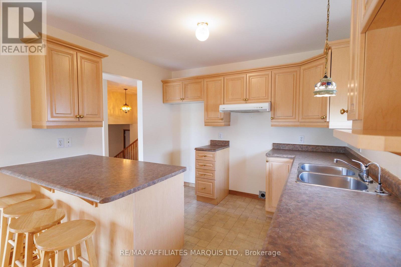 264 Ivan Crescent, Cornwall, ON - Indoor Photo Showing Kitchen With Double Sink