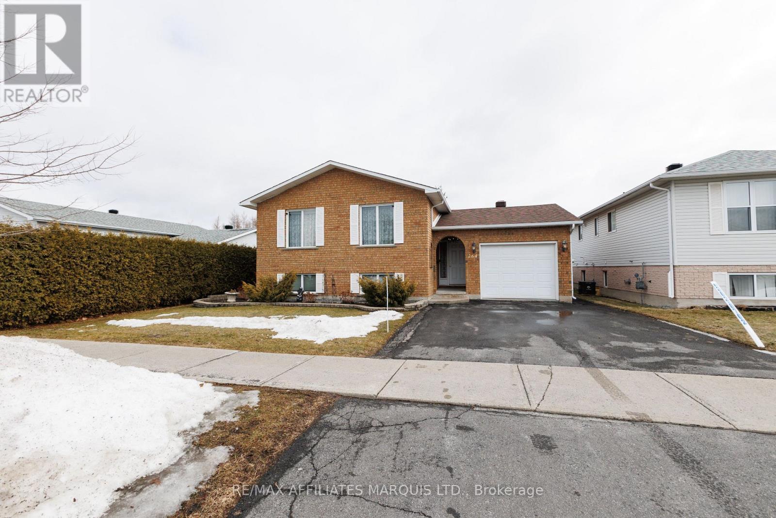 264 Ivan Crescent, Cornwall, ON - Outdoor With Facade