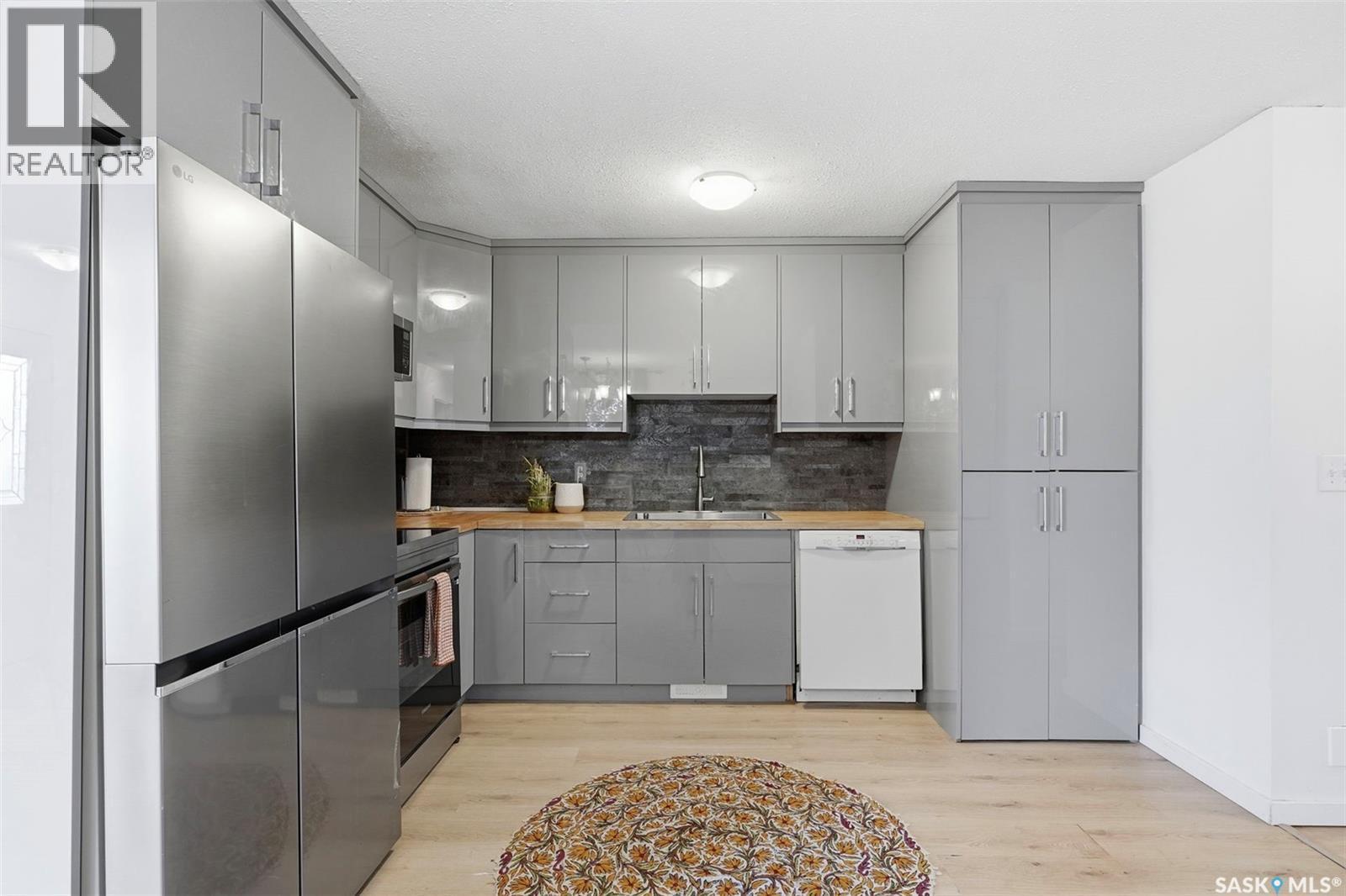 1608 Vickies Avenue, Saskatoon, SK - Indoor Photo Showing Kitchen
