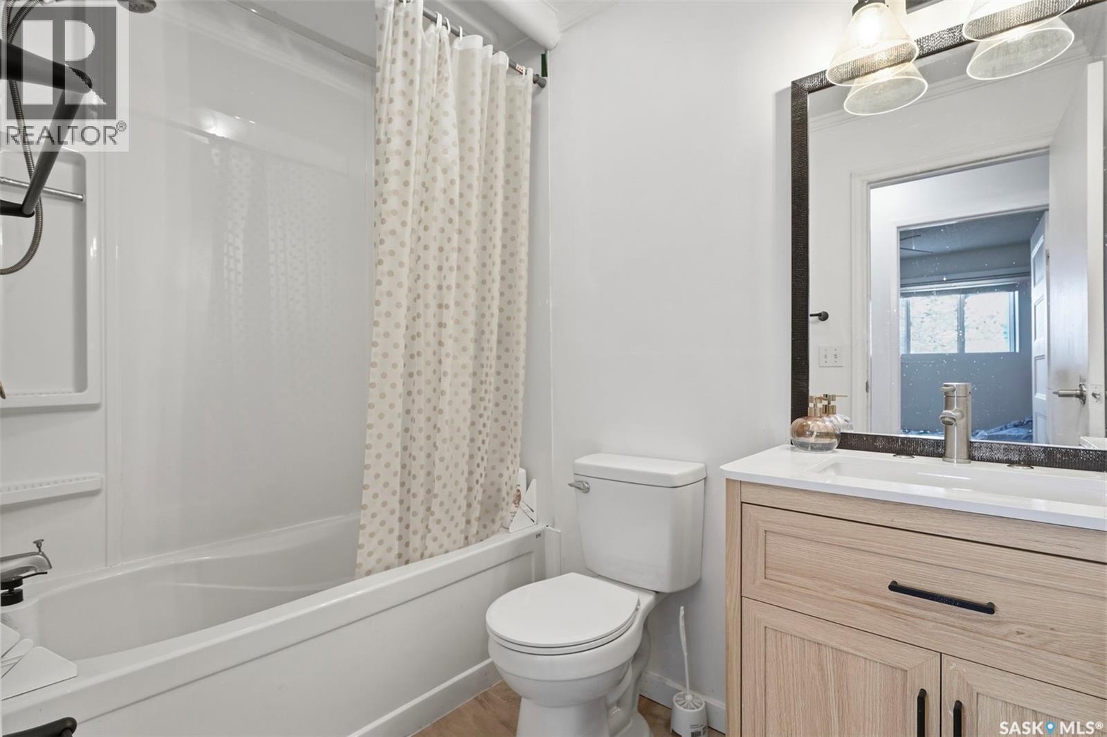 1608 Vickies Avenue, Saskatoon, SK - Indoor Photo Showing Bathroom