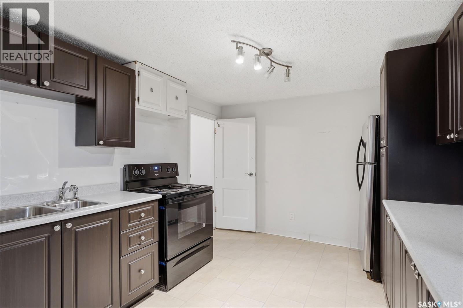 1608 Vickies Avenue, Saskatoon, SK - Indoor Photo Showing Kitchen