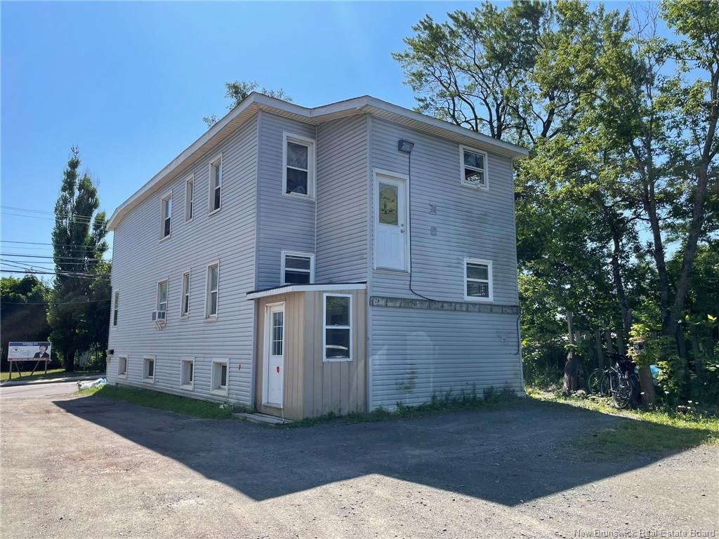 218-220 1/2 Botsford St, Moncton, NB