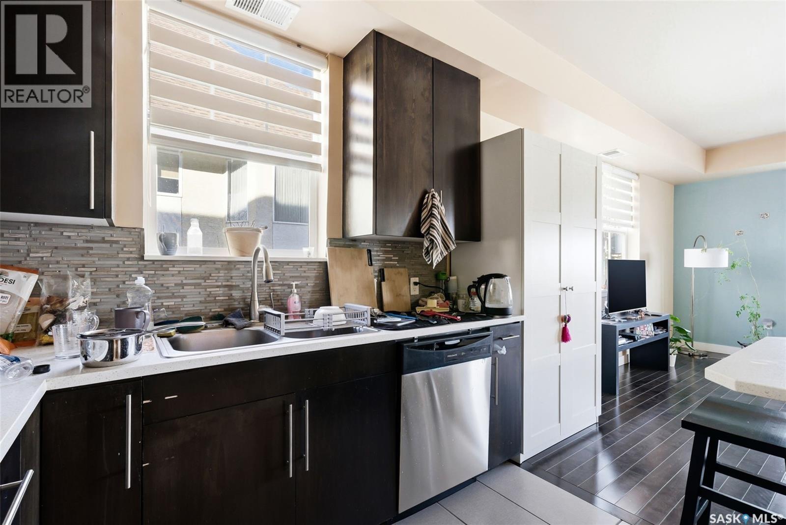 301 2255 Angus Street, Regina, SK - Indoor Photo Showing Kitchen With Upgraded Kitchen