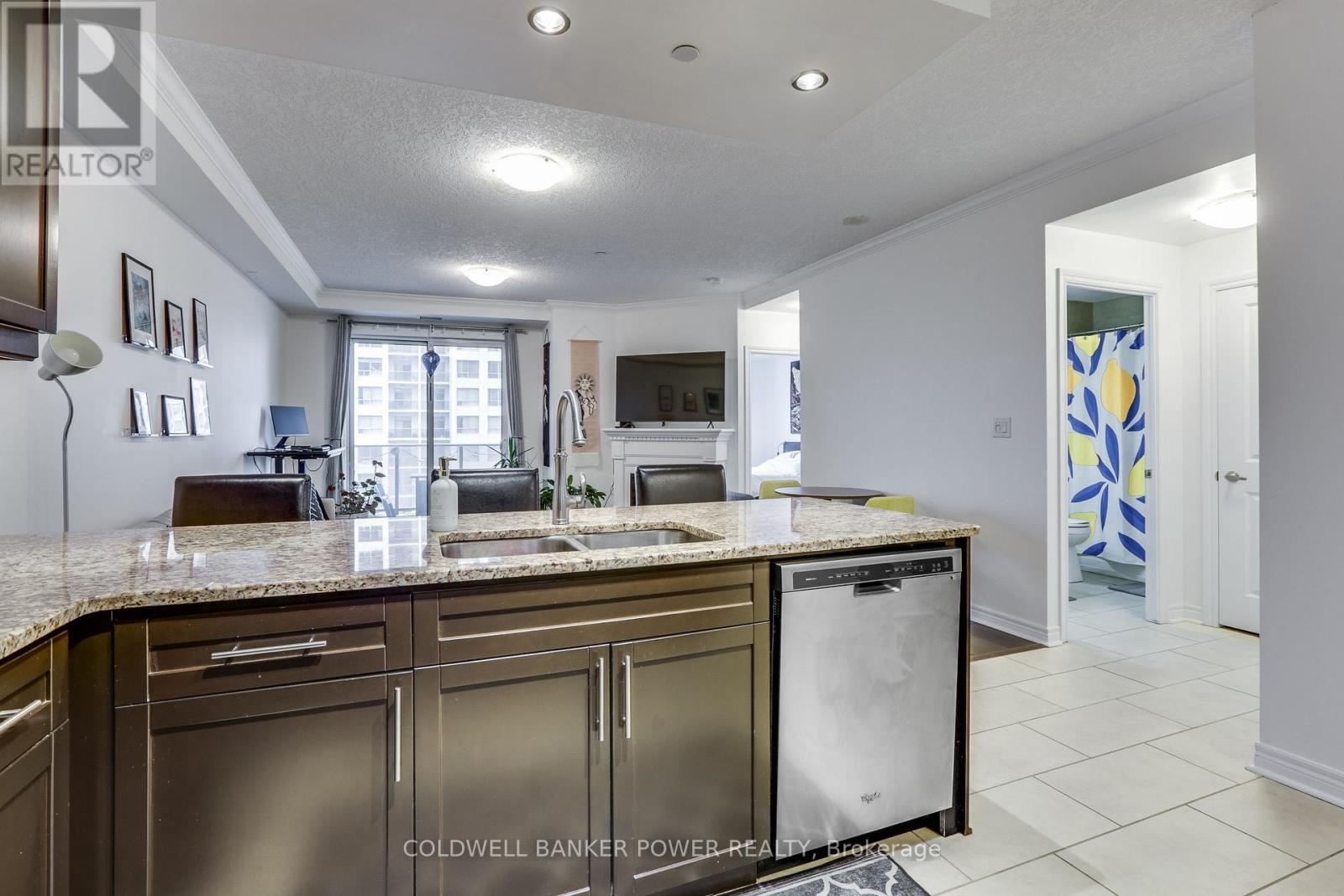 1311 - 330 Ridout Street N, London East (East K), ON - Indoor Photo Showing Kitchen With Double Sink