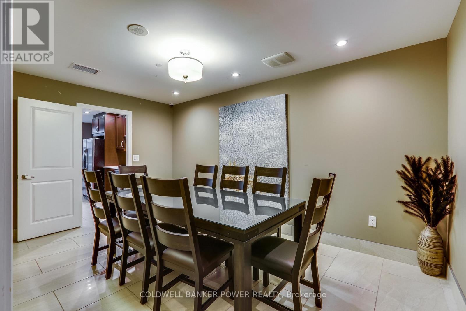 1311 - 330 Ridout Street N, London East (East K), ON - Indoor Photo Showing Dining Room