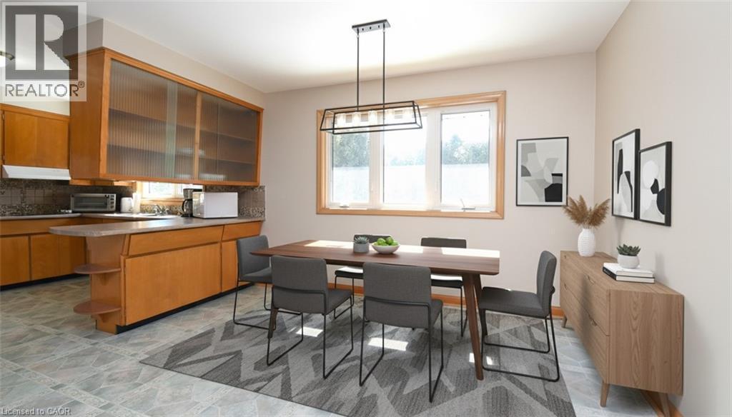 142 Delmar Drive, Hamilton, ON - Indoor Photo Showing Other Room