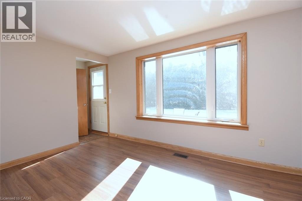 142 Delmar Drive, Hamilton, ON - Indoor Photo Showing Other Room