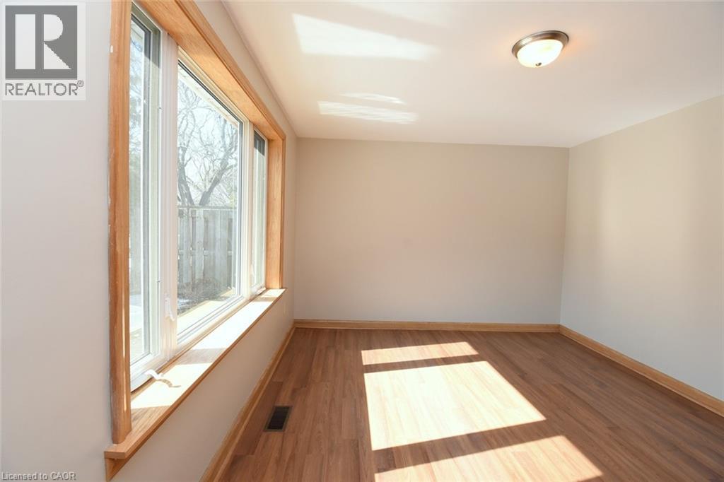 142 Delmar Drive, Hamilton, ON - Indoor Photo Showing Other Room