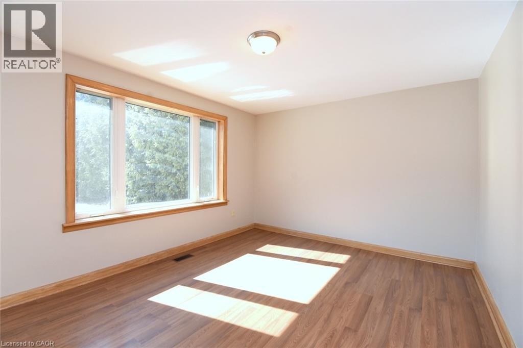 142 Delmar Drive, Hamilton, ON - Indoor Photo Showing Other Room