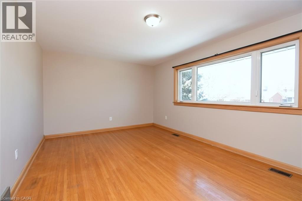 142 Delmar Drive, Hamilton, ON - Indoor Photo Showing Other Room