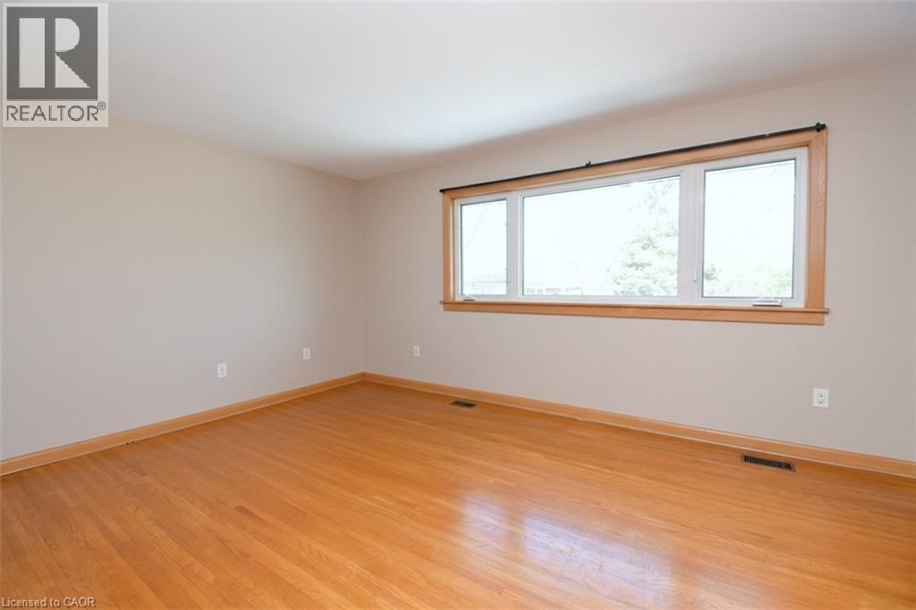 142 Delmar Drive, Hamilton, ON - Indoor Photo Showing Other Room