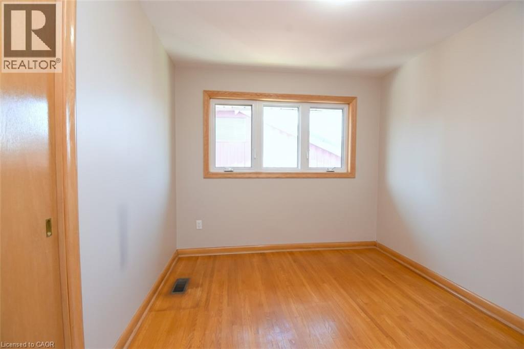 142 Delmar Drive, Hamilton, ON - Indoor Photo Showing Other Room