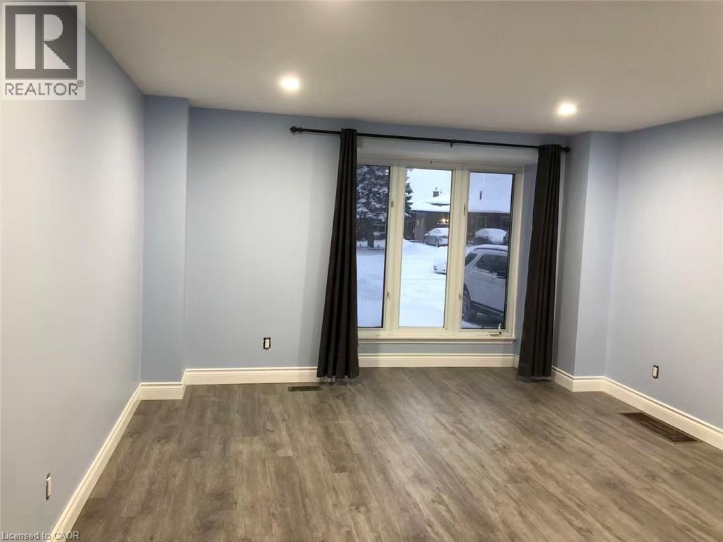 390 East 23Rd Street, Hamilton, ON - Indoor Photo Showing Other Room