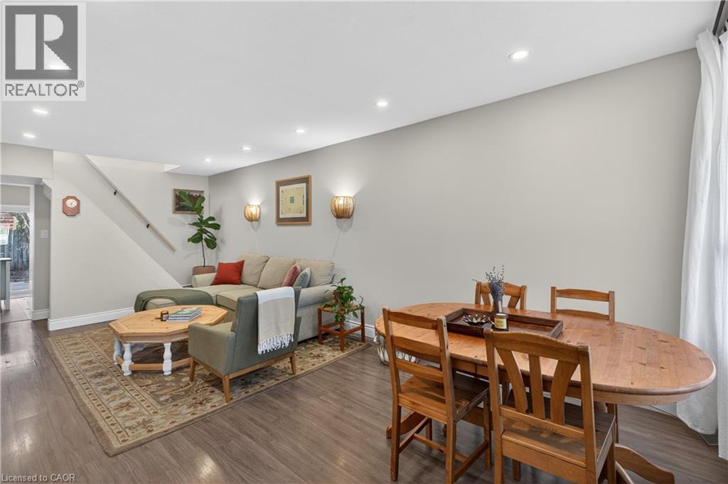 262 Britannia Avenue, Hamilton, ON - Indoor