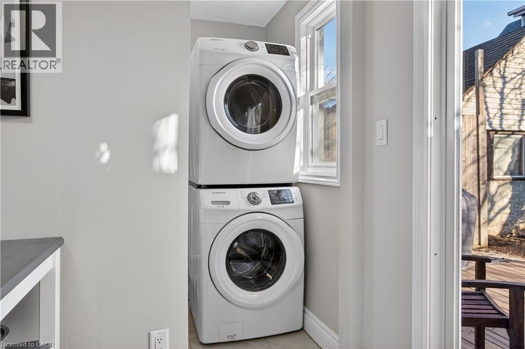 262 Britannia Avenue, Hamilton, ON - Indoor Photo Showing Laundry Room