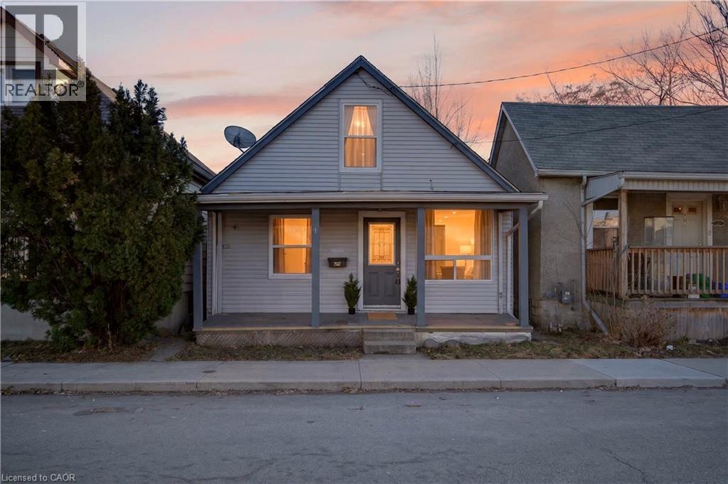 262 Britannia Avenue, Hamilton, ON - Outdoor