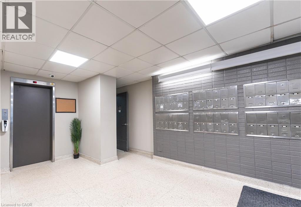 30 Summit Avenue Unit# 607, Hamilton, ON - Indoor Photo Showing Basement