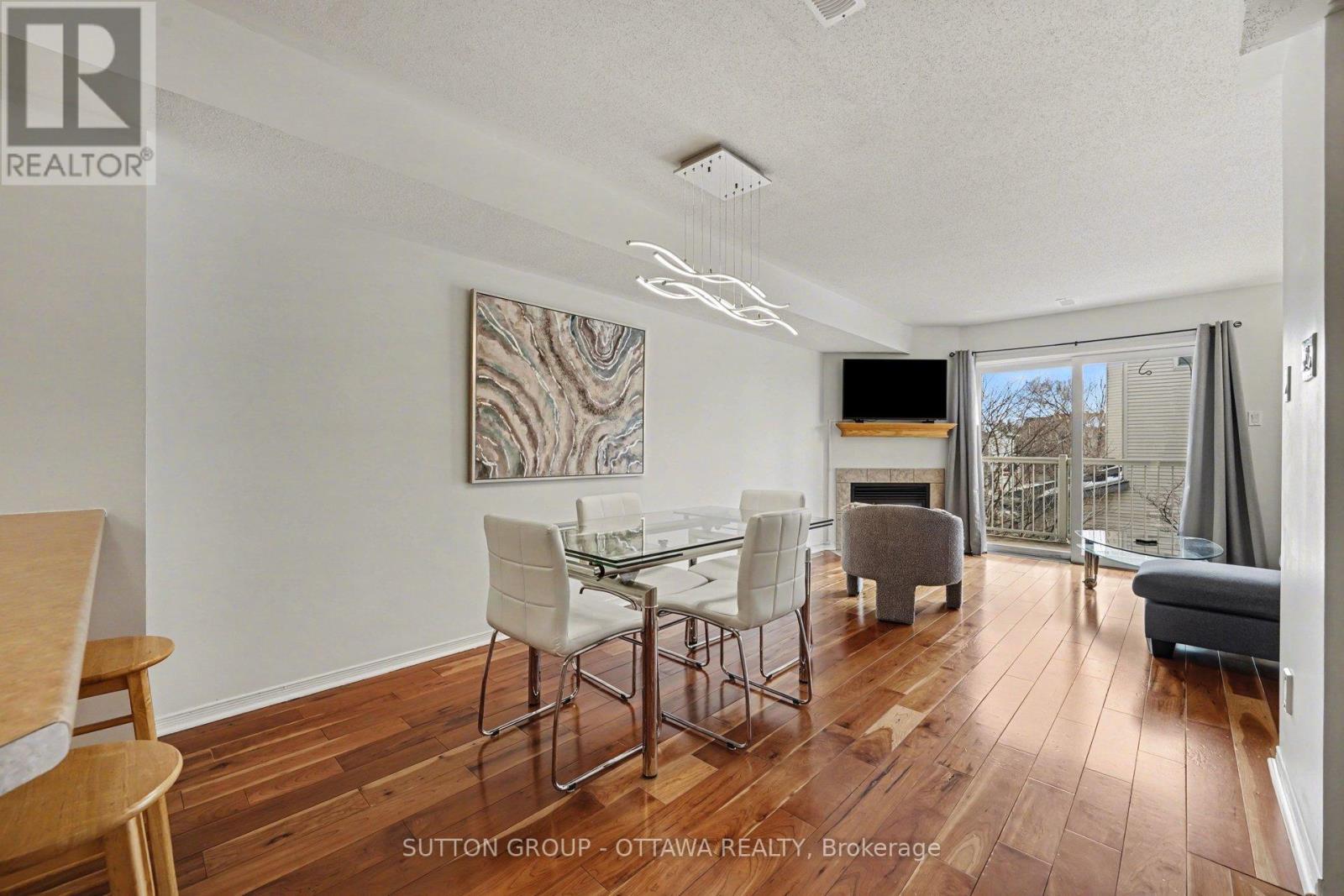 56 Steele Park Private, Ottawa, ON - Indoor With Fireplace