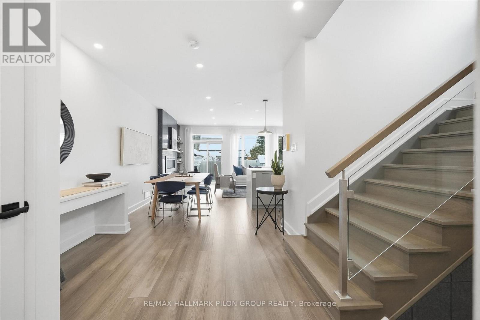 559 Mutual Street, Ottawa, ON - Indoor Photo Showing Other Room