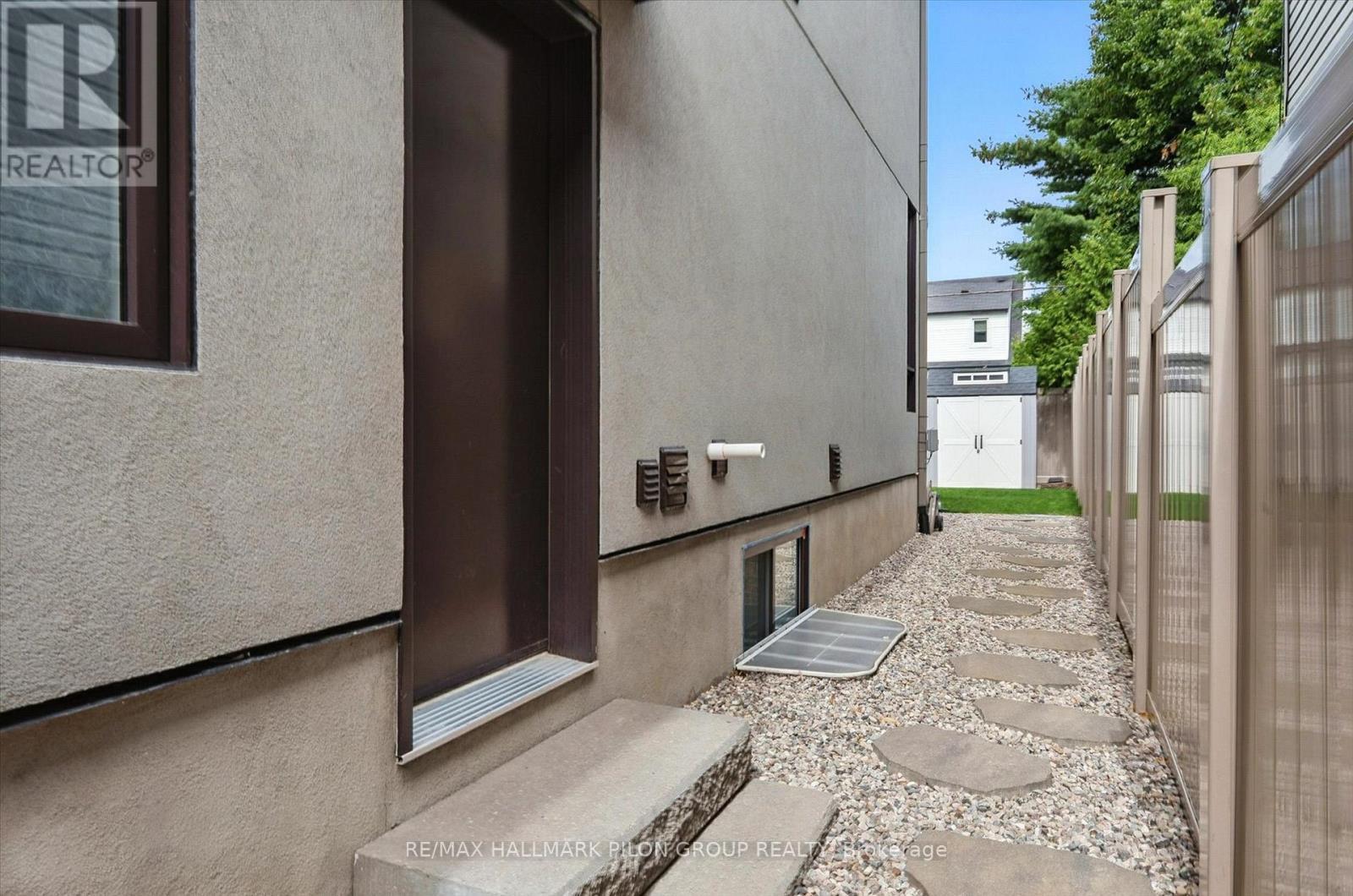 559 Mutual Street, Ottawa, ON - Outdoor With Exterior