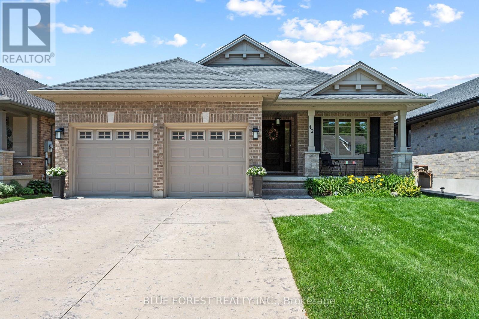 42 Hickory Lane, St. Thomas, ON - Outdoor With Facade