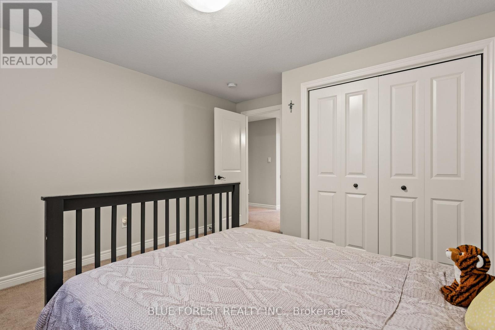 42 Hickory Lane, St. Thomas, ON - Indoor Photo Showing Bedroom