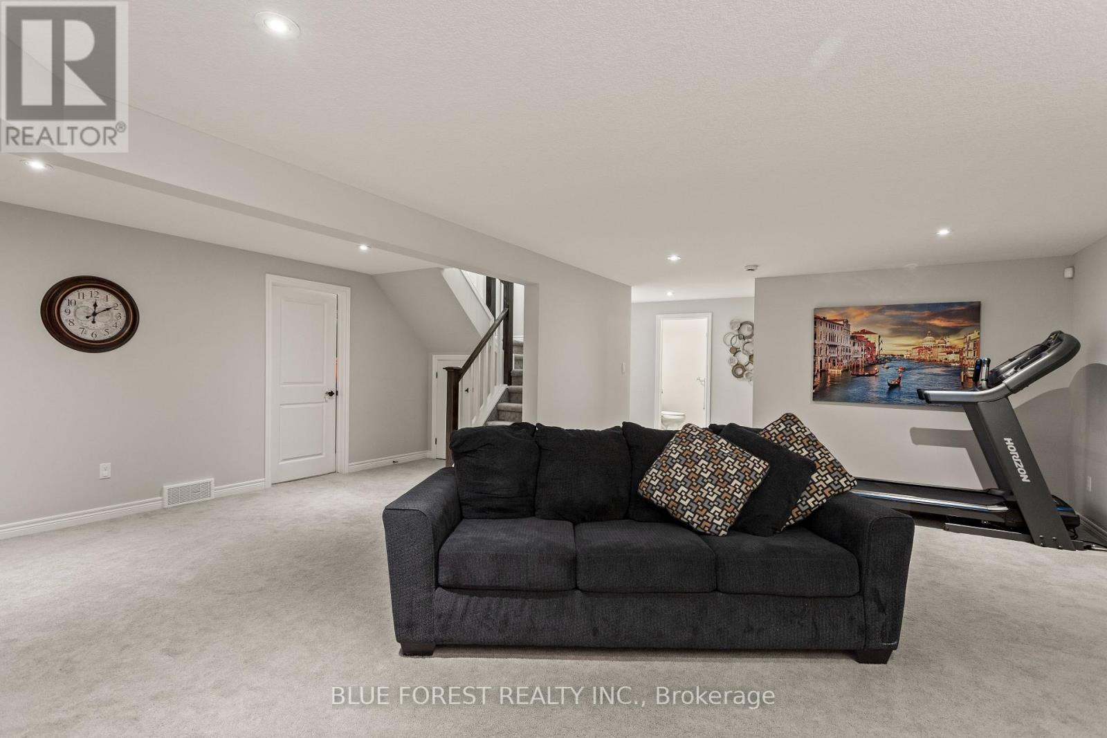 42 Hickory Lane, St. Thomas, ON - Indoor Photo Showing Living Room