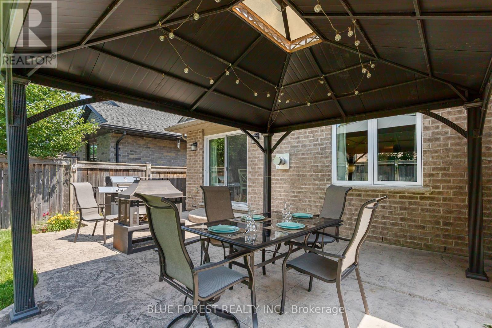 42 Hickory Lane, St. Thomas, ON - Outdoor With Deck Patio Veranda With Exterior