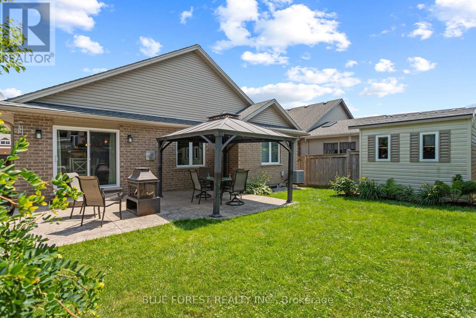 42 Hickory Lane, St. Thomas, ON - Outdoor With Deck Patio Veranda