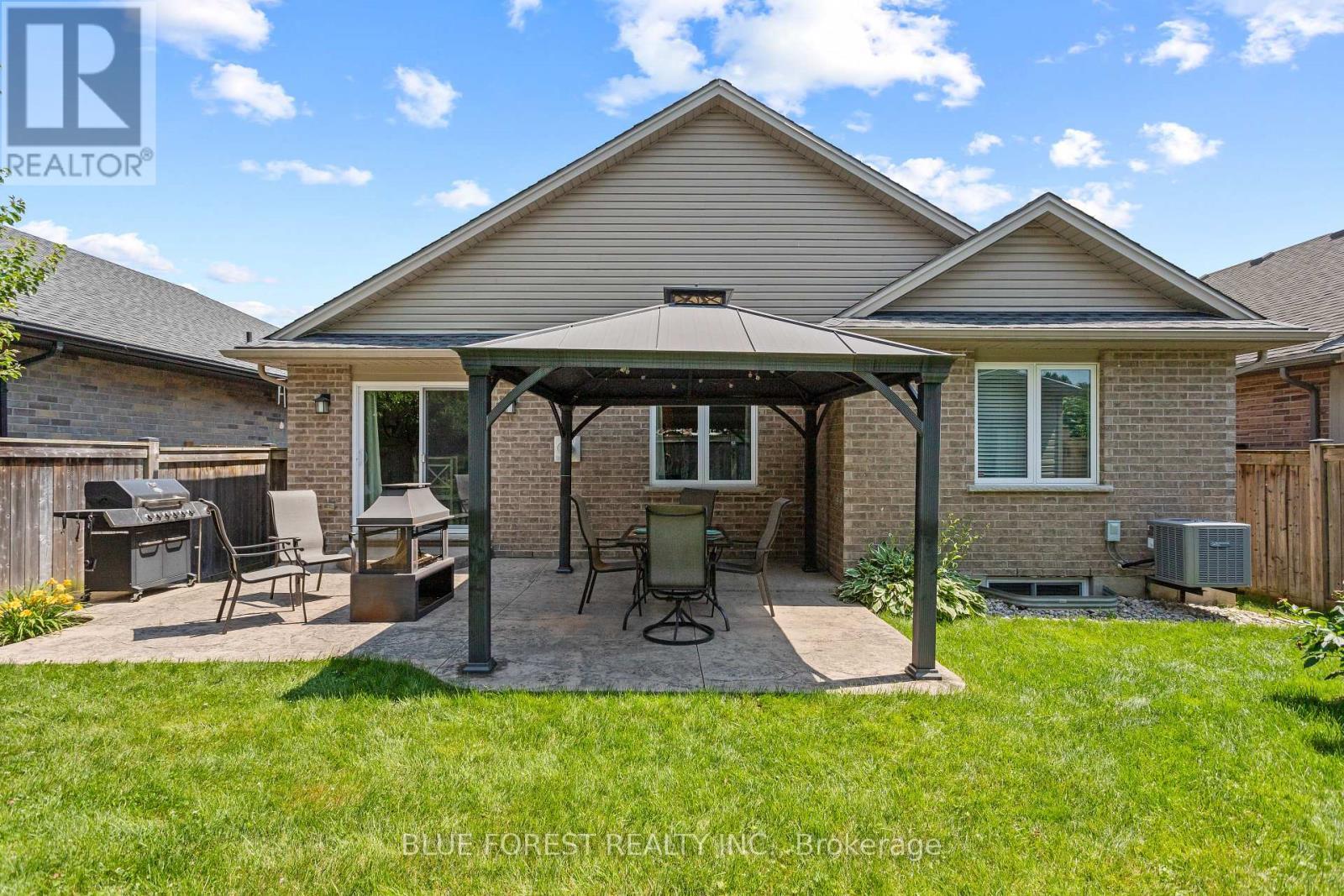 42 Hickory Lane, St. Thomas, ON - Outdoor With Deck Patio Veranda